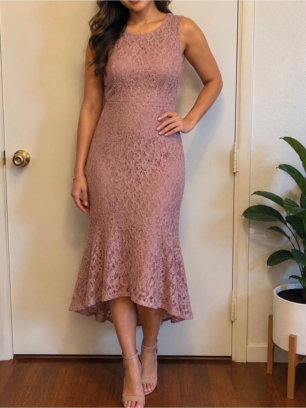 NEW WITH TAGS Sleeveless Lace Midi Dress, Blush Pink size 6